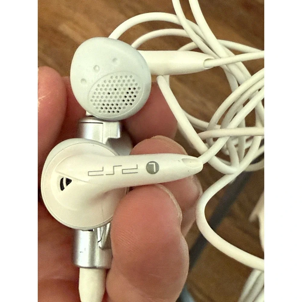 Sony PSP-120 Original Remote Control Earphone Adaptor Connector And Head Phones
